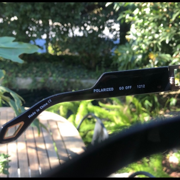 Quay polarized Sunglasses no scratches, no case - Picture 9 of 9